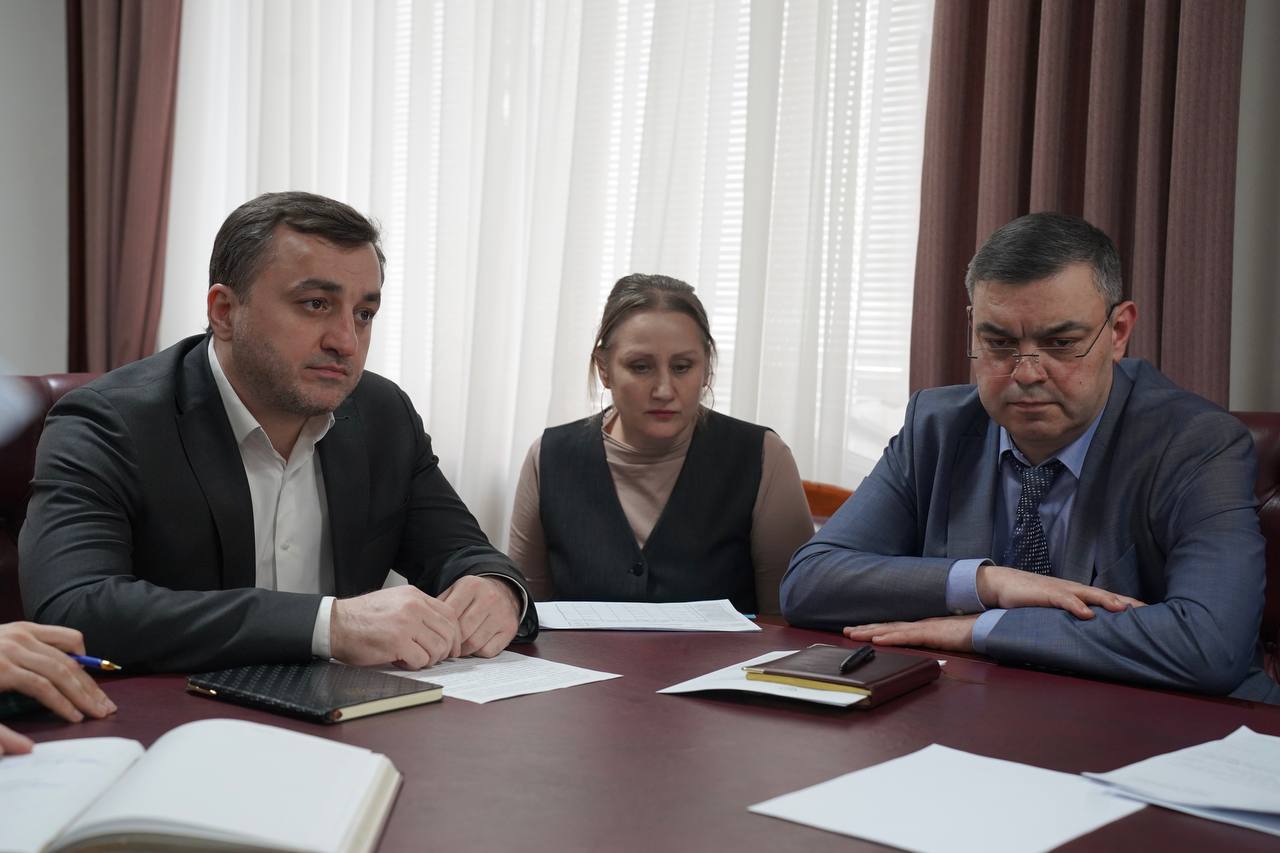 Глава Минимущества провёл планёрку по актуальным вопросам земельно-имущественной сферы